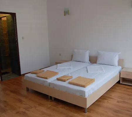 Hostel The White House Karlovo
