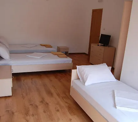 The White House Karlovo