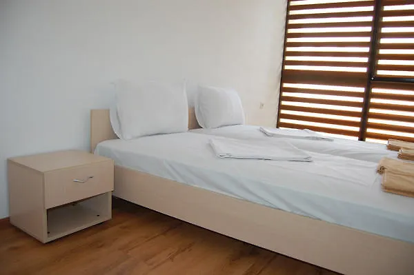 Hostel The White House