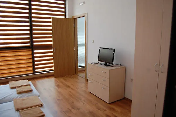 Hostel The White House *