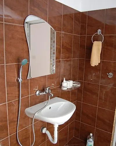 Hostel The White House *