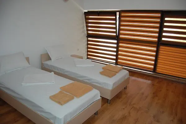 Hostel The White House Karłowo