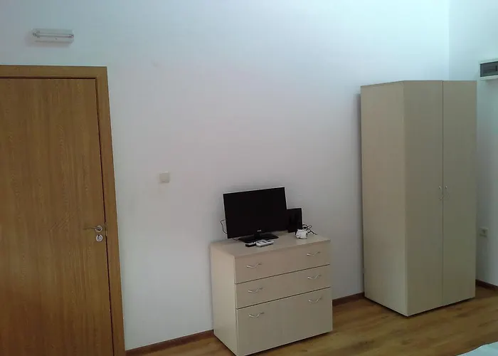 Hostel The White House *